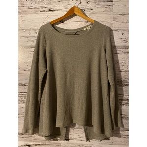 ♻️ AEO Open-Back Grey Knit Shirt, XL